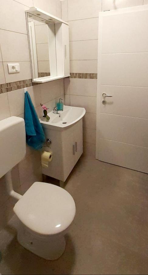 Lennida Studio Apartman With Free Parking Kavran Exteriör bild