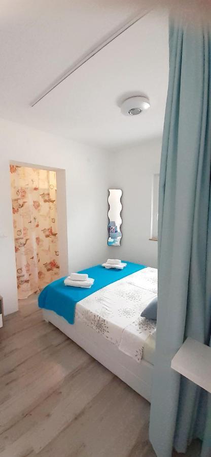 Lennida Studio Apartman With Free Parking Kavran Exteriör bild