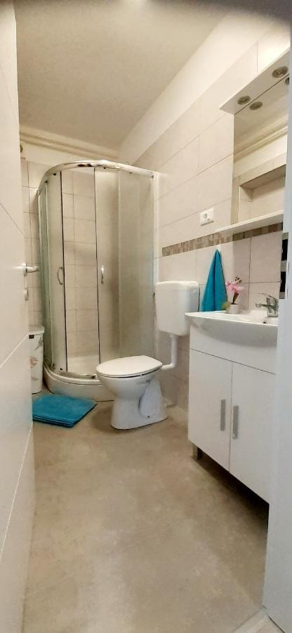 Lennida Studio Apartman With Free Parking Kavran Exteriör bild