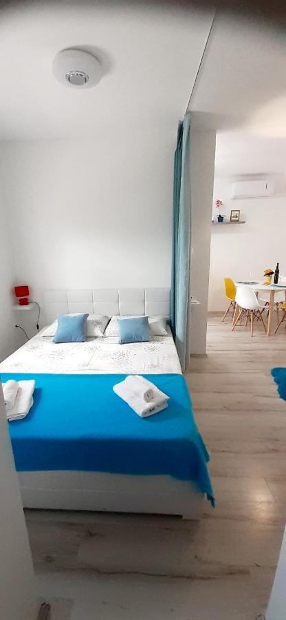 Lennida Studio Apartman With Free Parking Kavran Exteriör bild