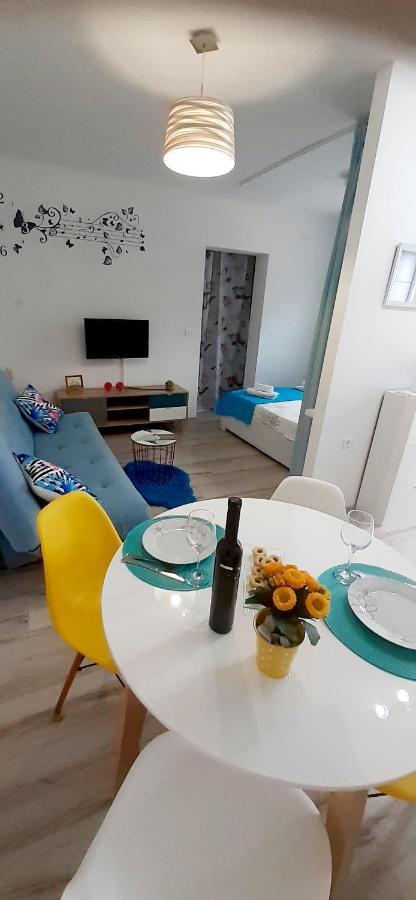 Lennida Studio Apartman With Free Parking Kavran Exteriör bild