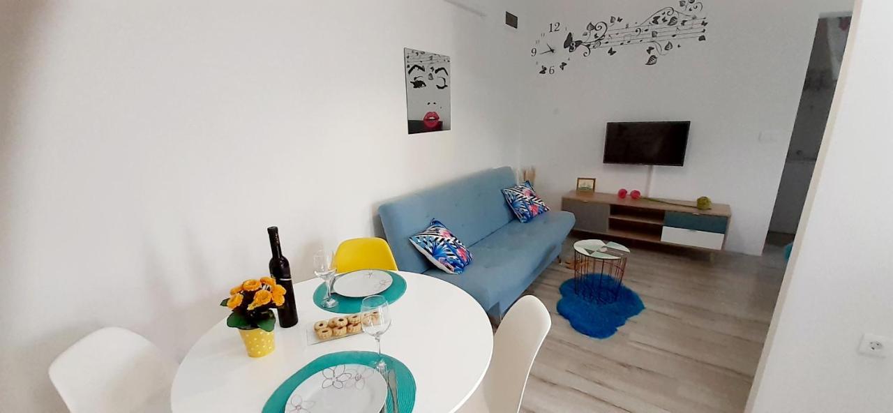 Lennida Studio Apartman With Free Parking Kavran Exteriör bild