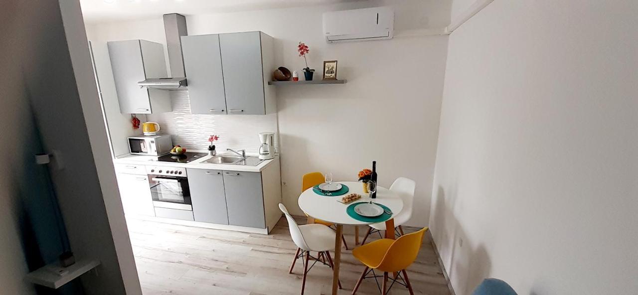 Lennida Studio Apartman With Free Parking Kavran Exteriör bild