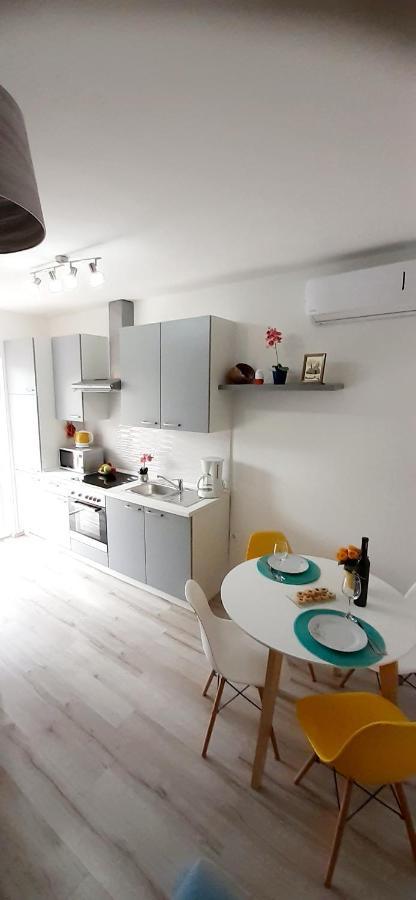 Lennida Studio Apartman With Free Parking Kavran Exteriör bild