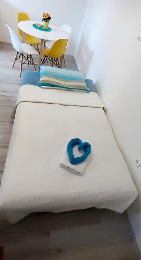 Lennida Studio Apartman With Free Parking Kavran Exteriör bild