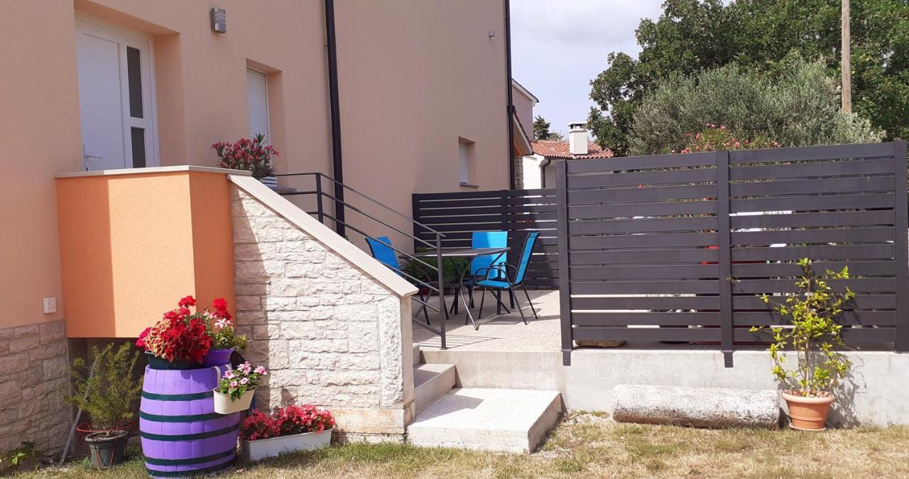 Lennida Studio Apartman With Free Parking Kavran Exteriör bild