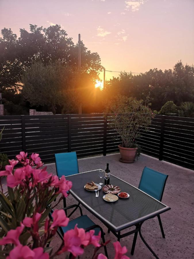 Lennida Studio Apartman With Free Parking Kavran Exteriör bild